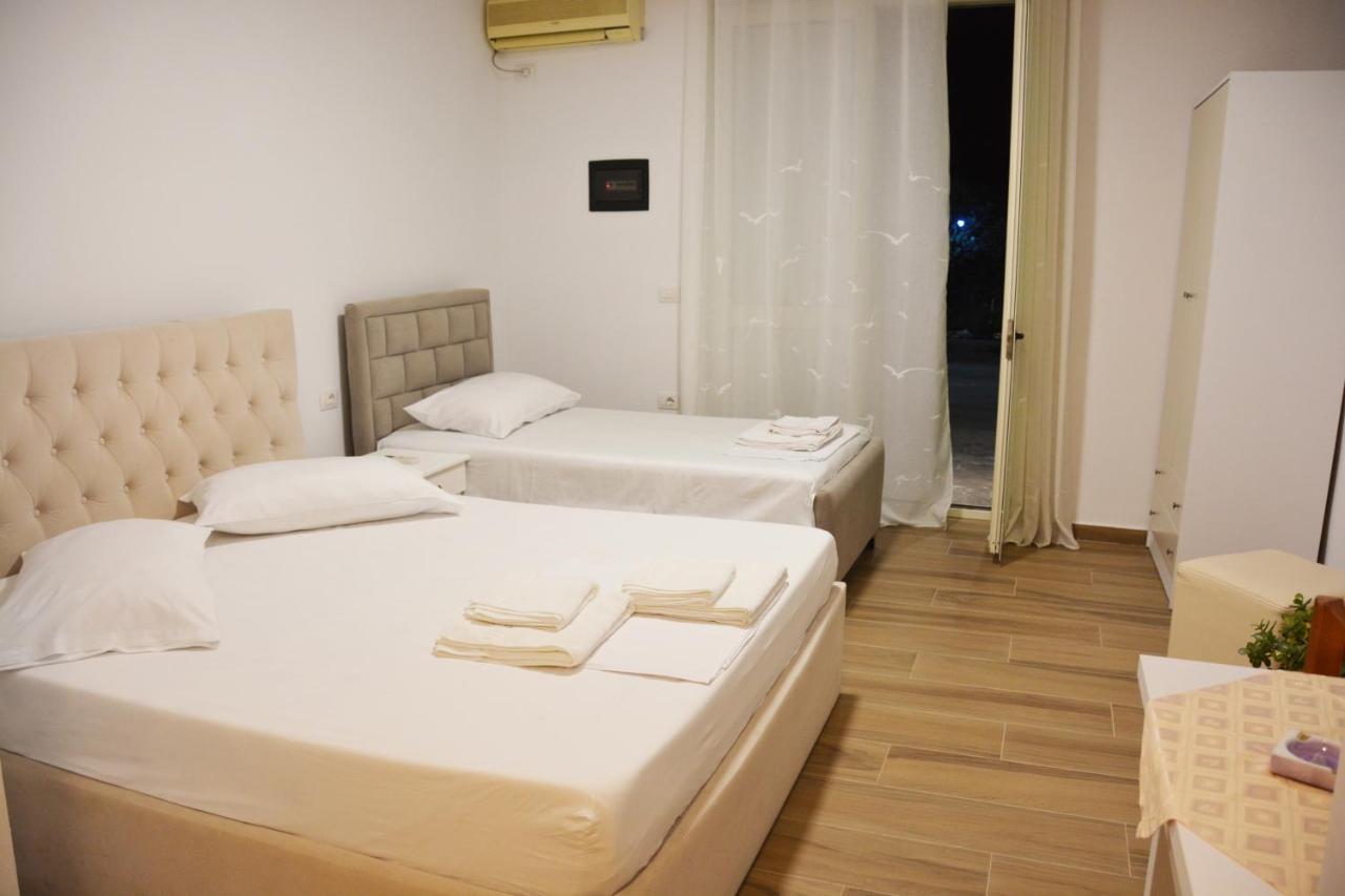 Mico'S Apartments Vlore Exterior photo