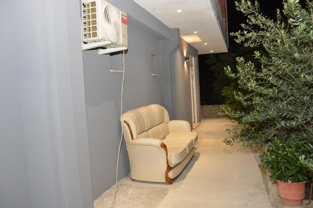 Mico'S Apartments Vlore Exterior photo