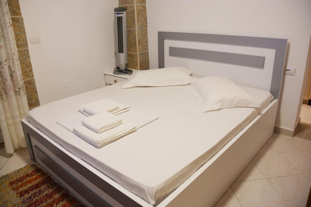 Mico'S Apartments Vlore Exterior photo