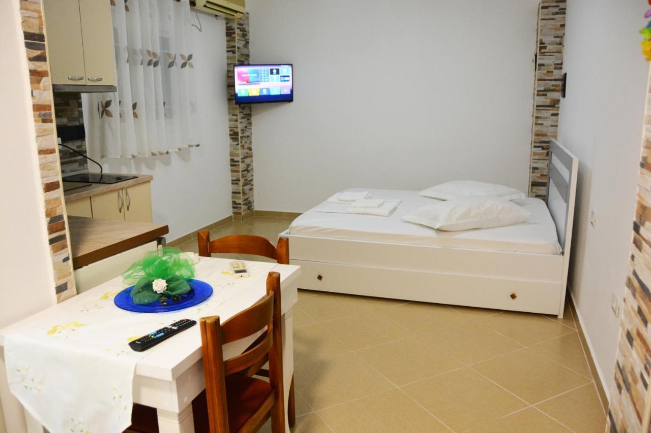 Mico'S Apartments Vlore Exterior photo