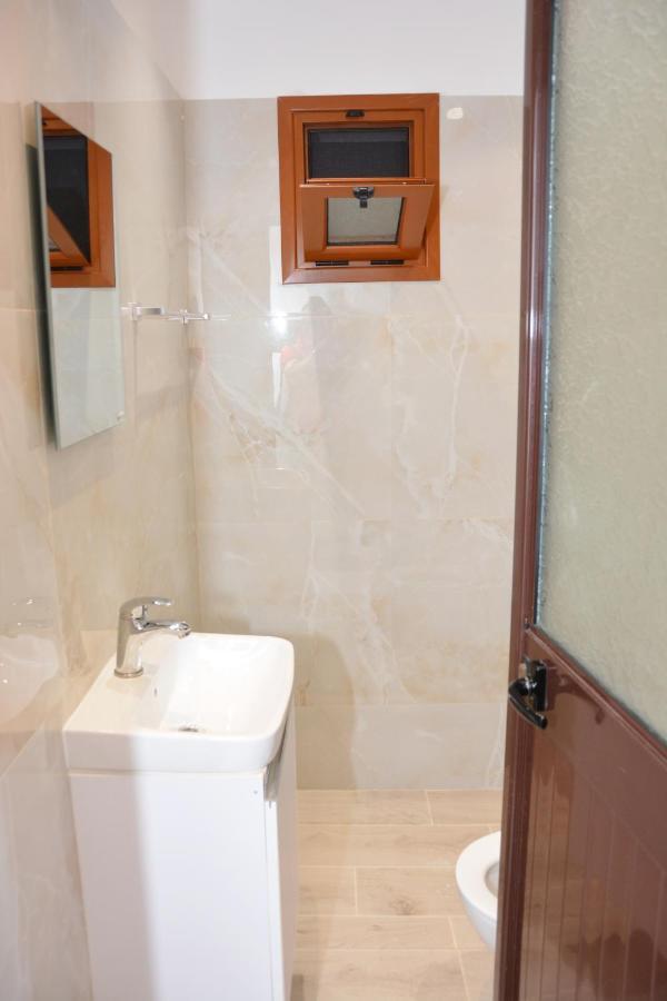 Mico'S Apartments Vlore Exterior photo