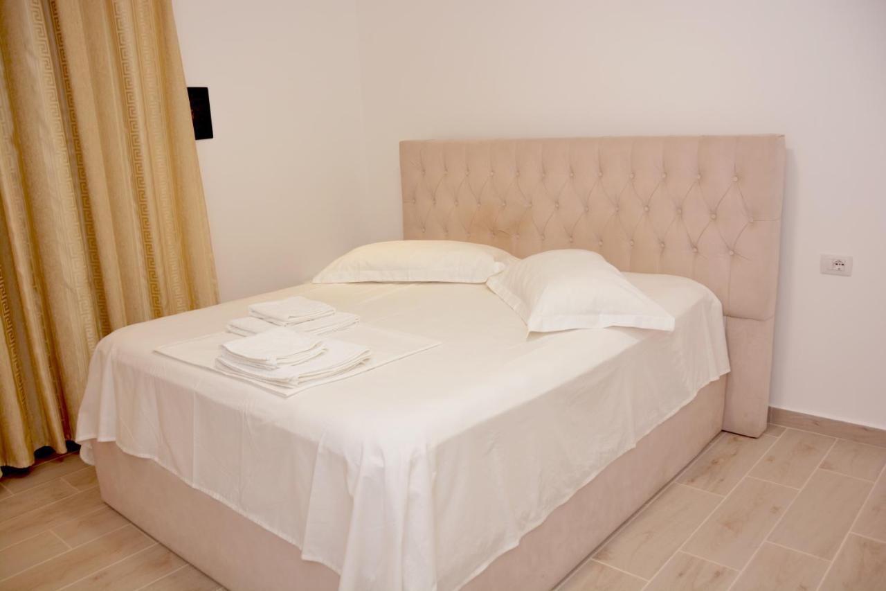 Mico'S Apartments Vlore Exterior photo