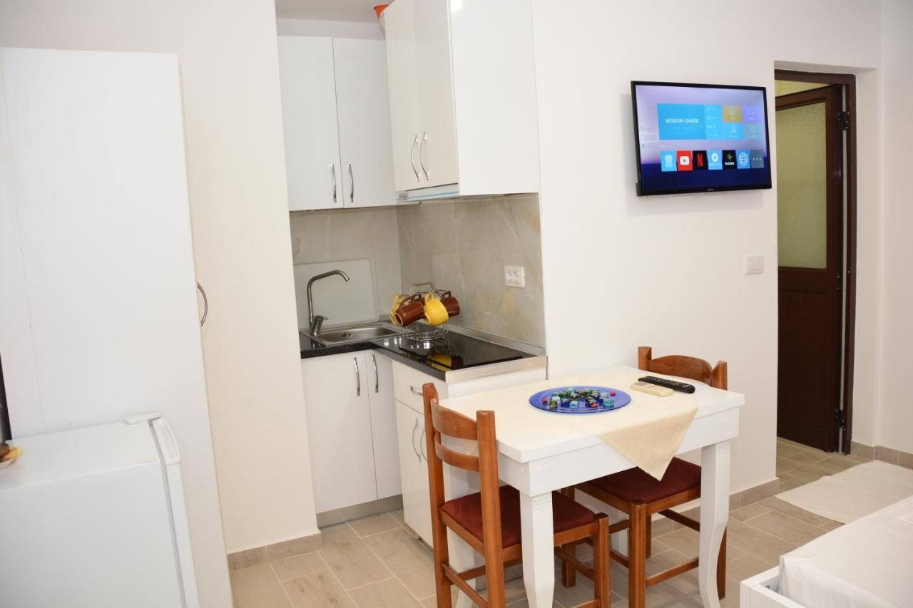 Mico'S Apartments Vlore Exterior photo