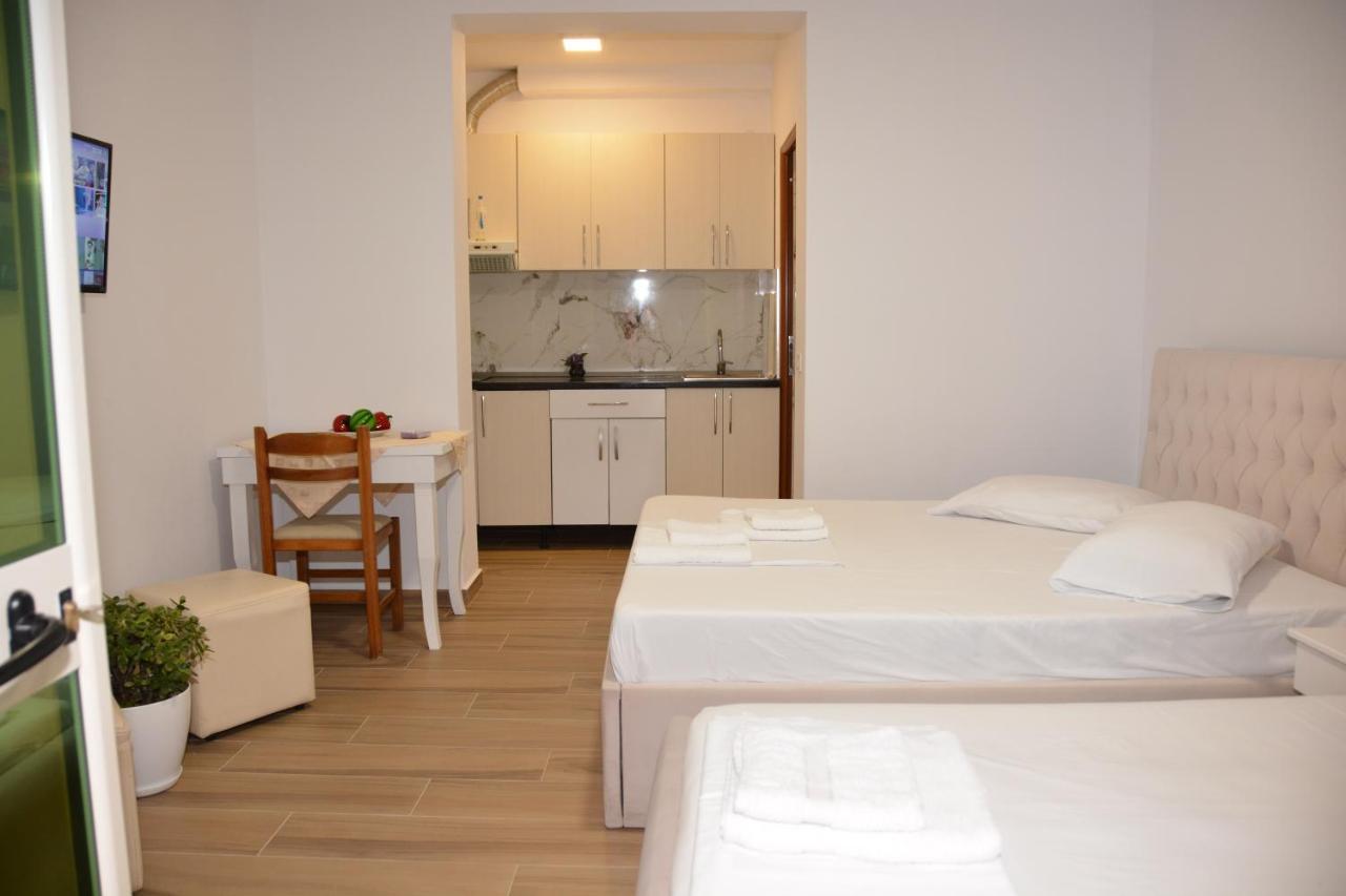 Mico'S Apartments Vlore Exterior photo