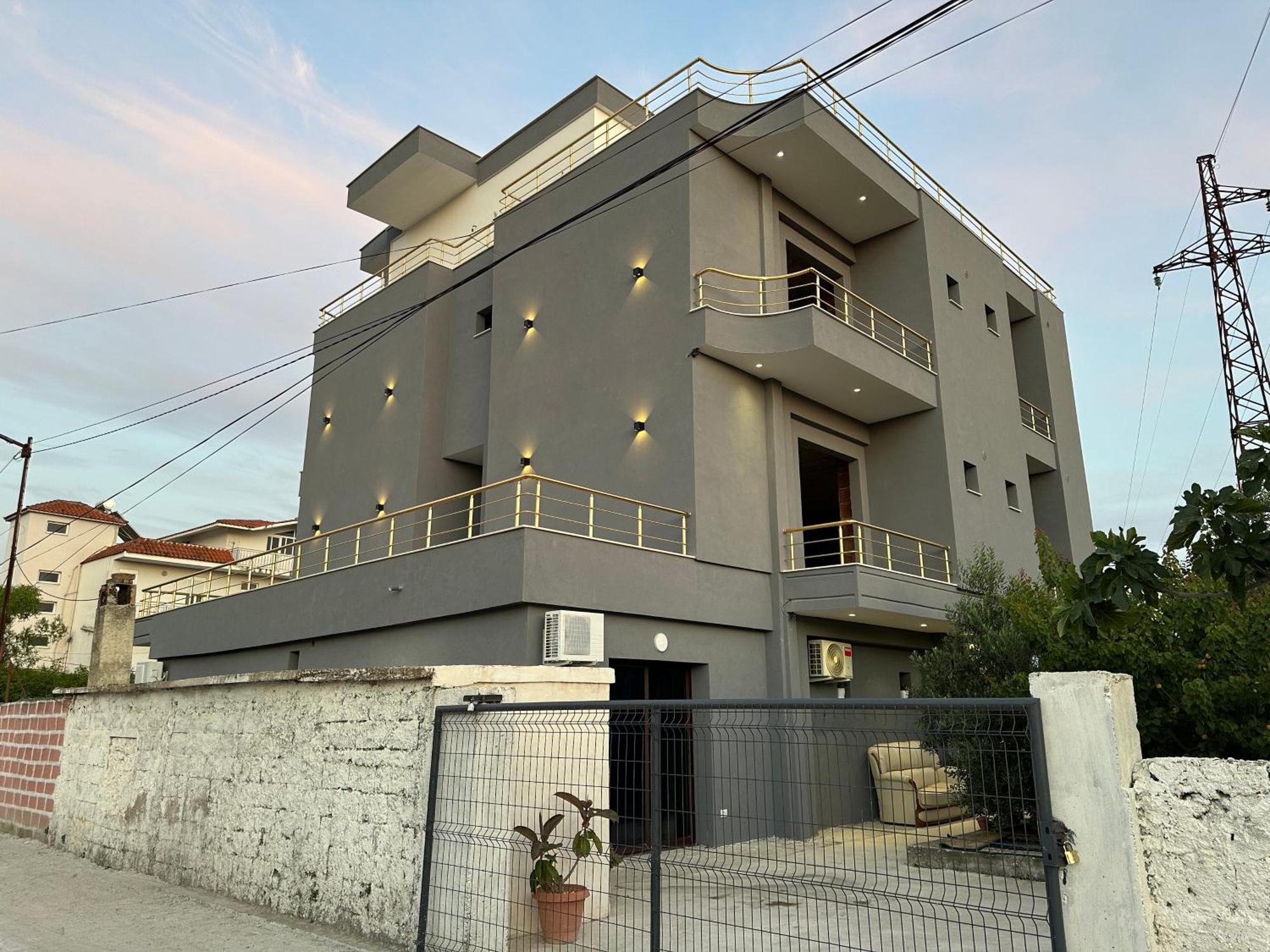 Mico'S Apartments Vlore Exterior photo